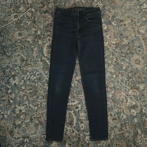 American Eagle Dark-Wash Hi-rise Jegging